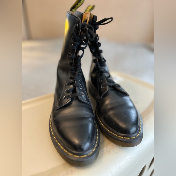 *RARE* Dr. Martens Alix Boot Black Polished Smooth Doc Martens - Picture 1 of 9